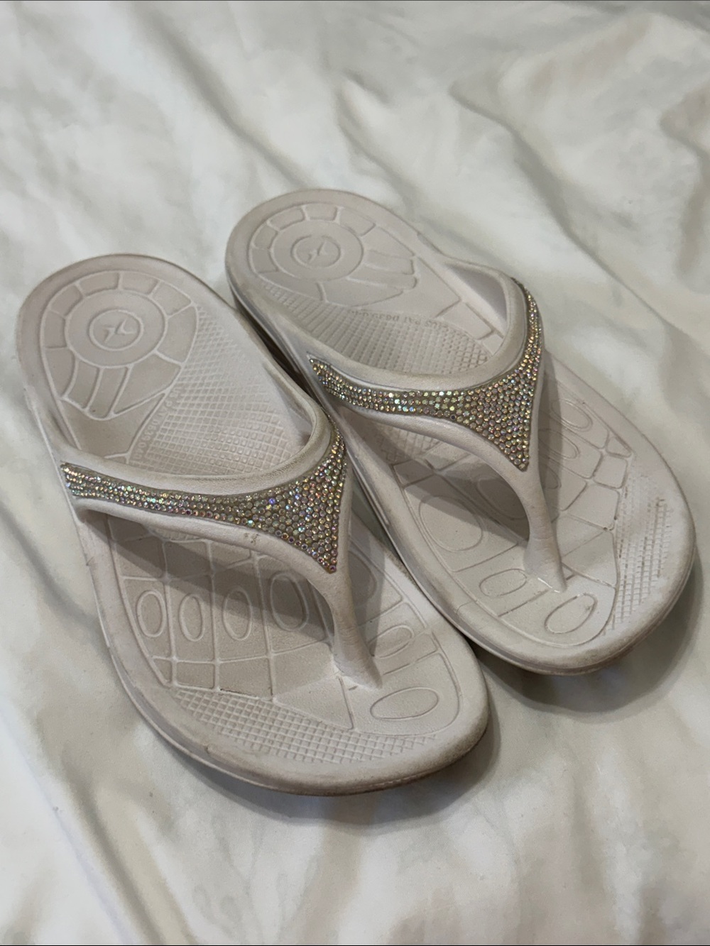 Lynco White Rhinestone-Embellished Women's Flip Flops